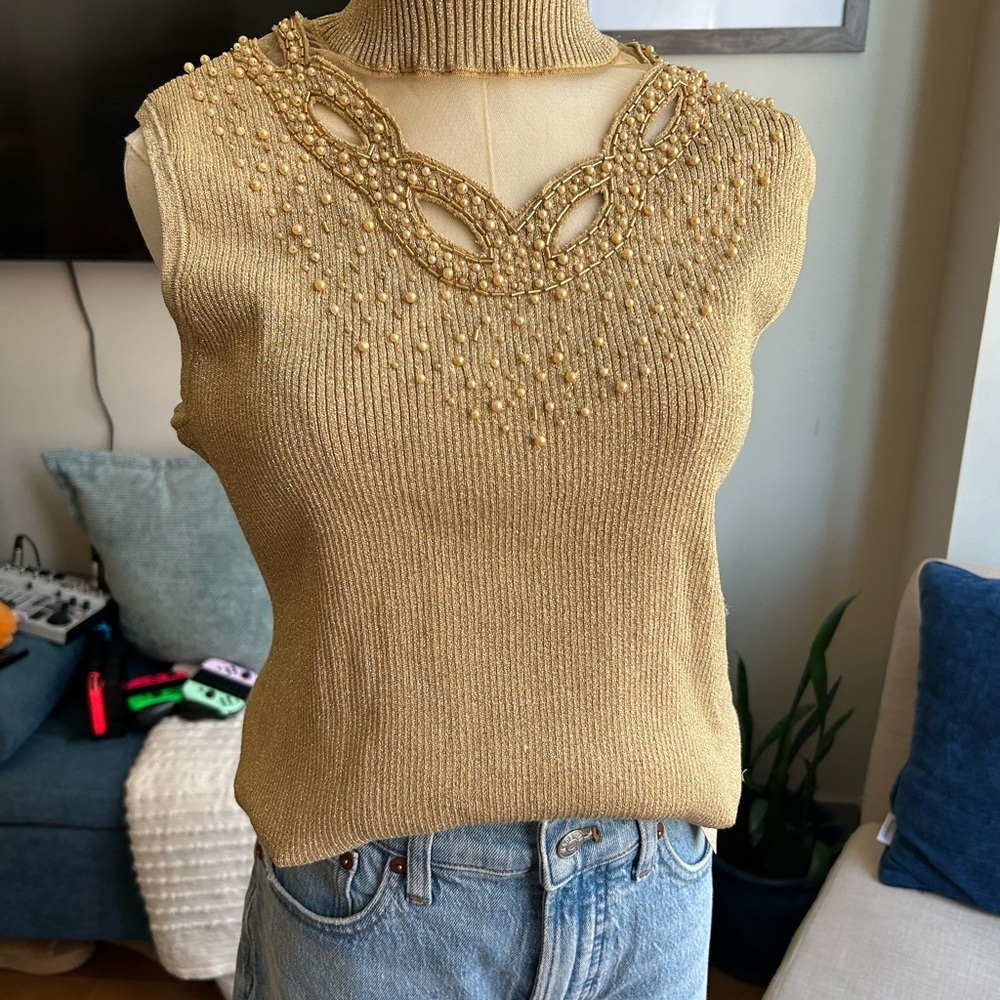 Cable and Gauge Gold Sleeveless Knit Top with Beaded Neckline size XL petite - Picture 2 of 5